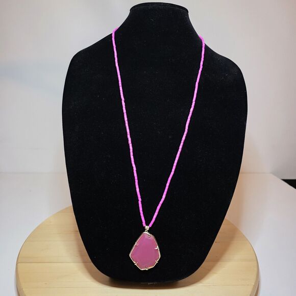 Kendra Scott Pink Unbanded Agate Beatrix Long Pendant Necklace 32 Inches Long - Picture 2 of 11
